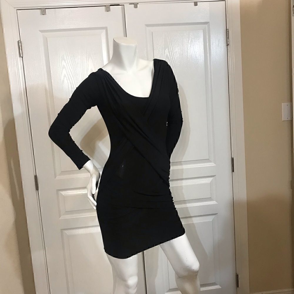 💚 C13- Symphony black dress. Stretchy material